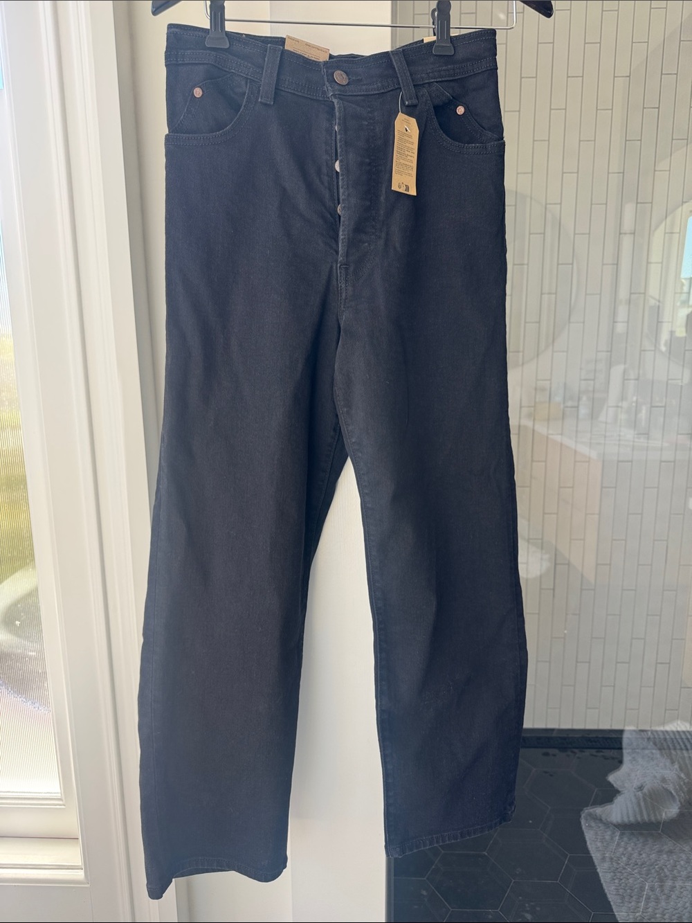 NWT Levi's women’s rare Straight Black Jeans